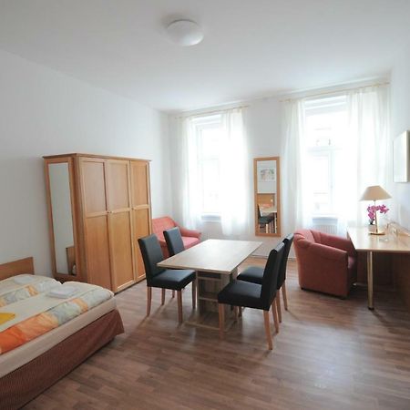 Ferienwohnung Schloessel 10 Vienna Exterior photo