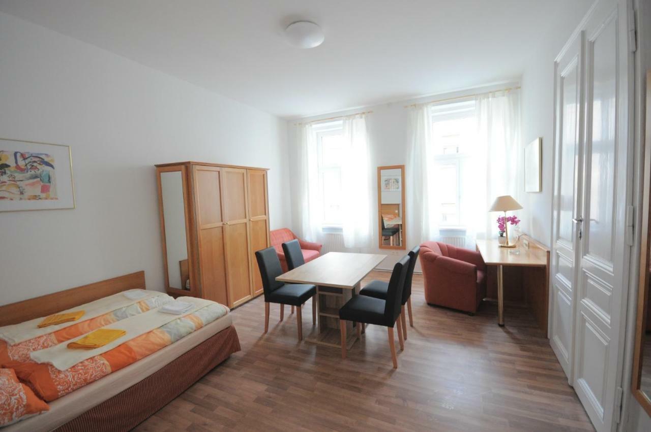 Ferienwohnung Schloessel 10 Vienna Exterior photo
